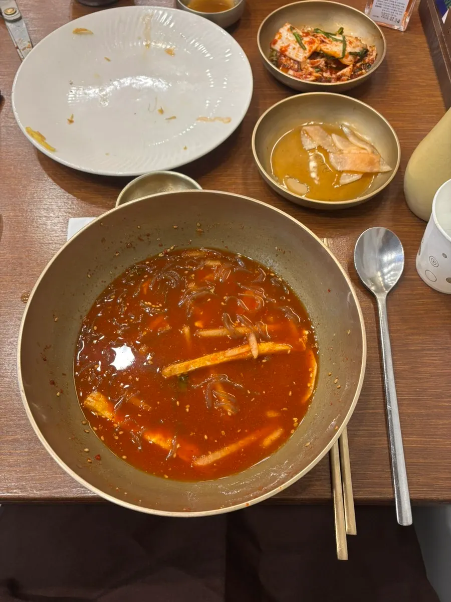 Mildly seasoned, freshly-tossed-style kimchi side dish