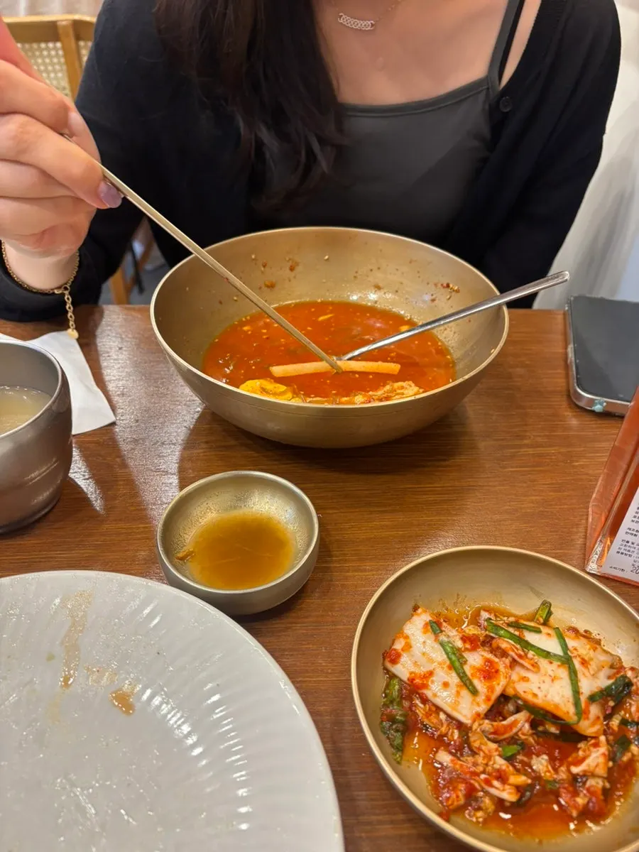 Table at Song Giwon Jinju Naengmyeon Main Branch after finishing the meal