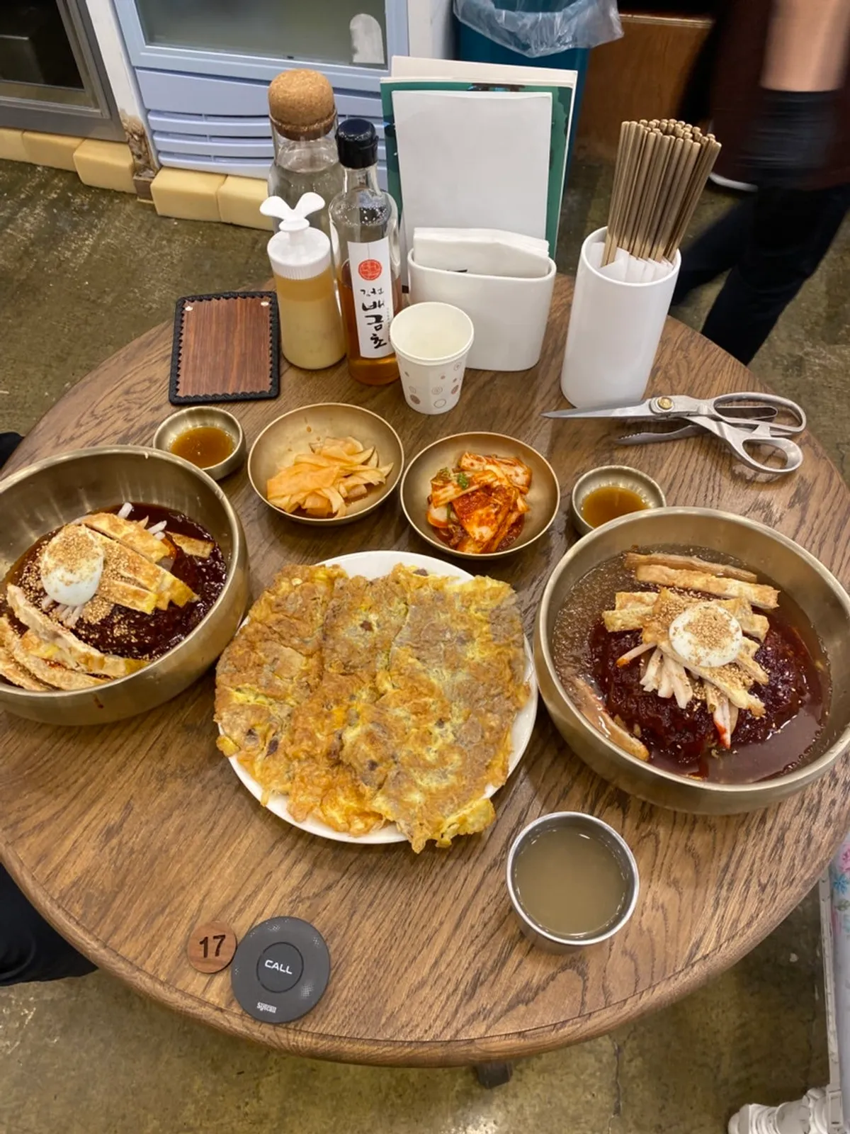 Nonggae Naengmyeon and Songgiwon Naengmyeon large-size spread