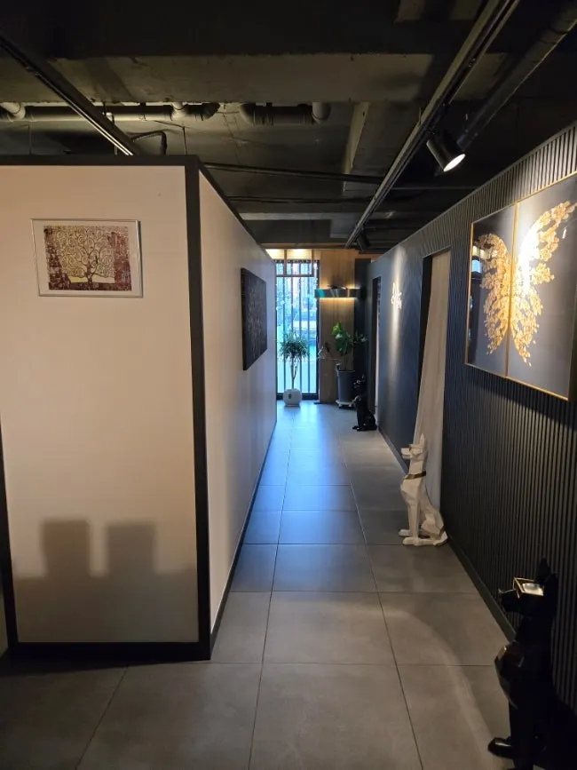 A cozy private room seat at Psyche