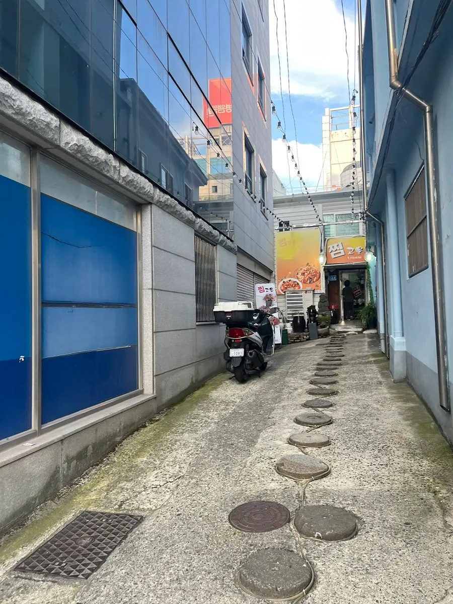 Exterior of Jjimgoeul Main Branch on Namgang-ro in Jinju