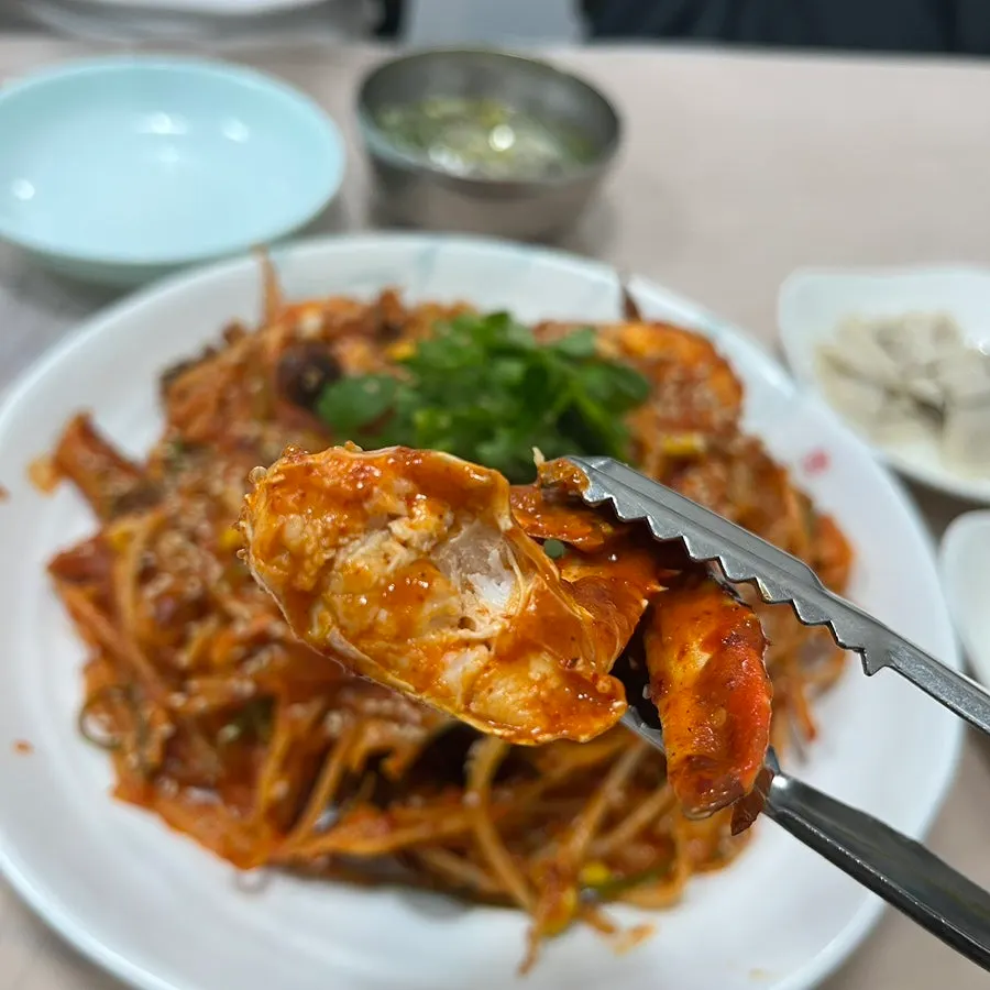 Seafood assortment jjim with plump crab