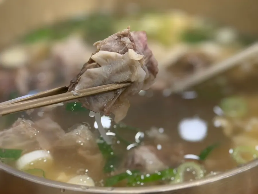 Mild, non-harsh galbitang broth