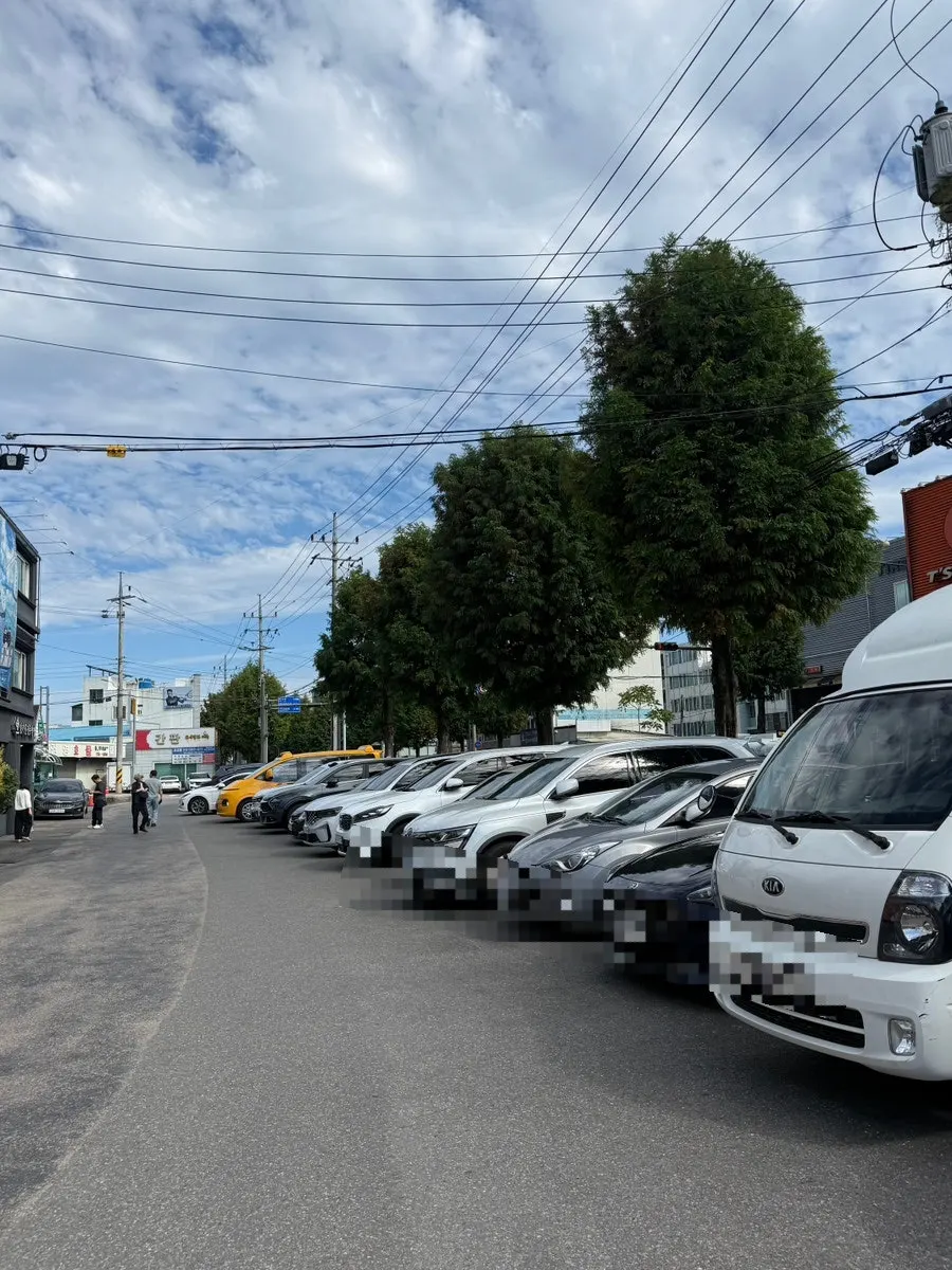 Parking space in front of the restaurant