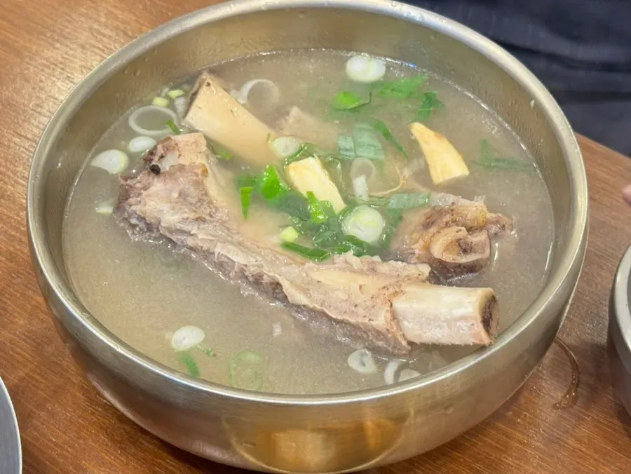 Water naengmyeon and yukjeon served together