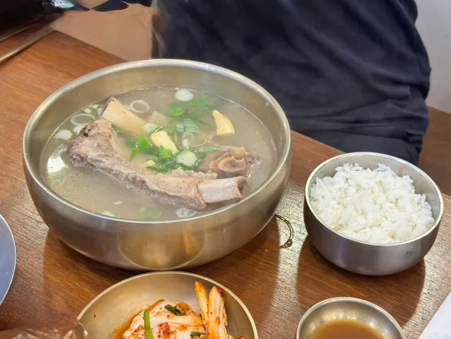 Galbitang ordered alongside the naengmyeon