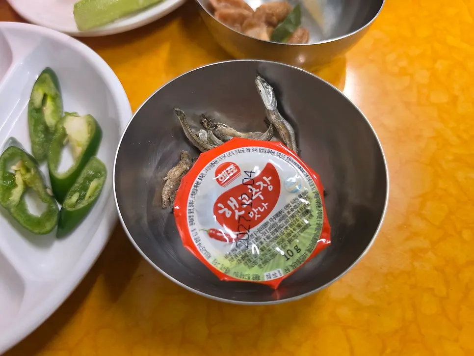 진빼이 기본안주 세팅 상차림