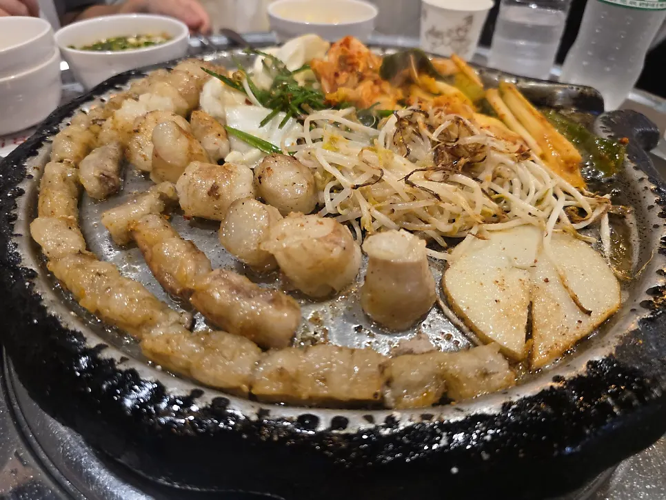 나란히 익어가는 곱창과 대창