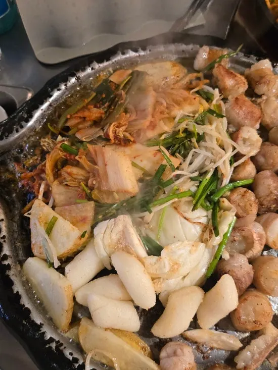 Gopchang cut into bite-sized pieces by staff