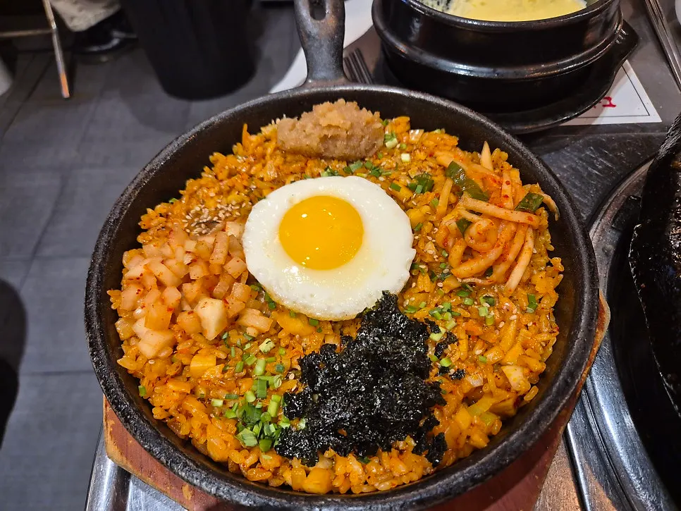 마무리로 주문한 깍두기절임마늘양밥