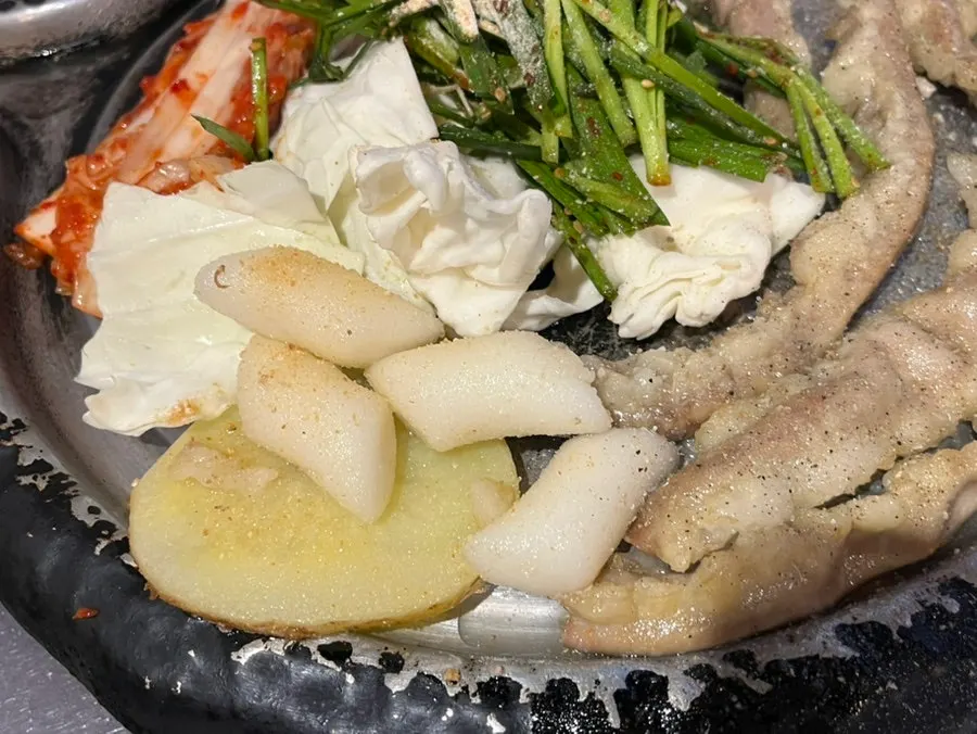 주문한 한우곱창 2인분 접시