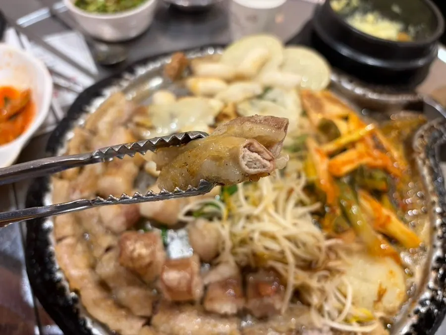 Golden-grilled beef gopchang and beef daechang