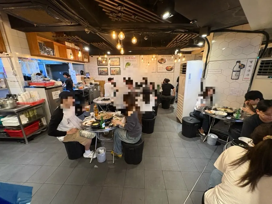 Fully packed interior of Jinseong Hanwoo Gopchang Bangi branch