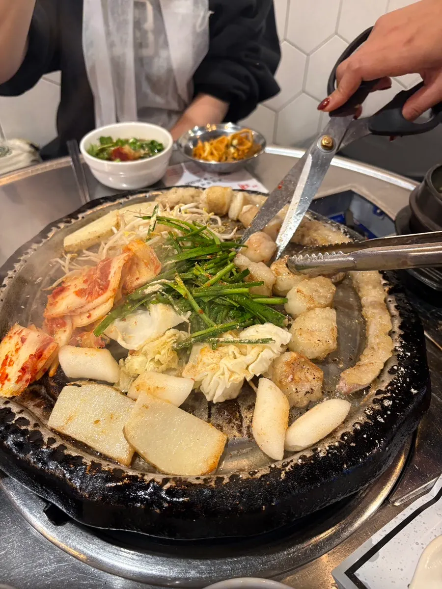 Jinseong Hanwoo Gopchang's signature kkakdugi fried rice