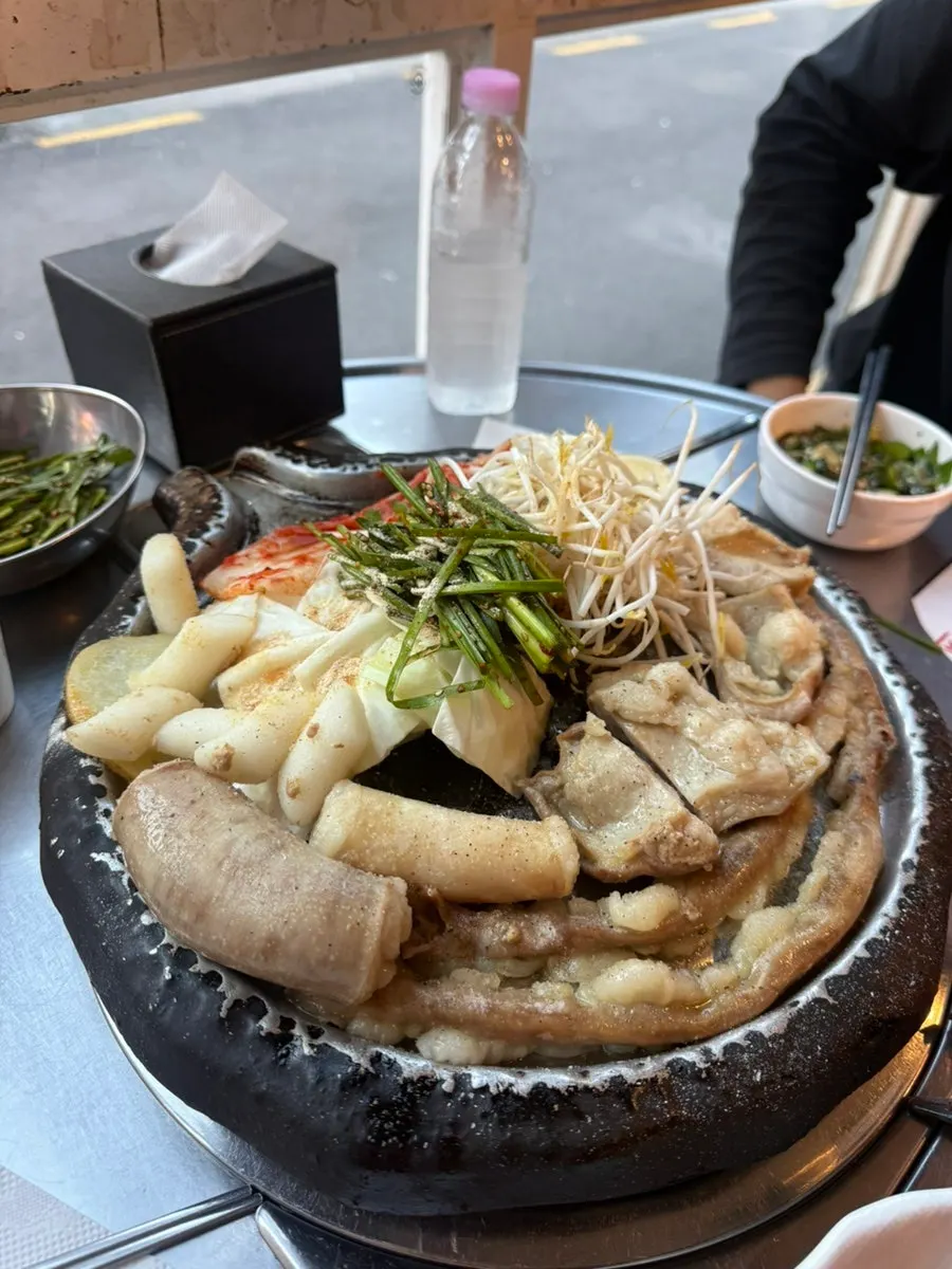 Pre-seared beef gopchang, daechang, and makchang, one portion each