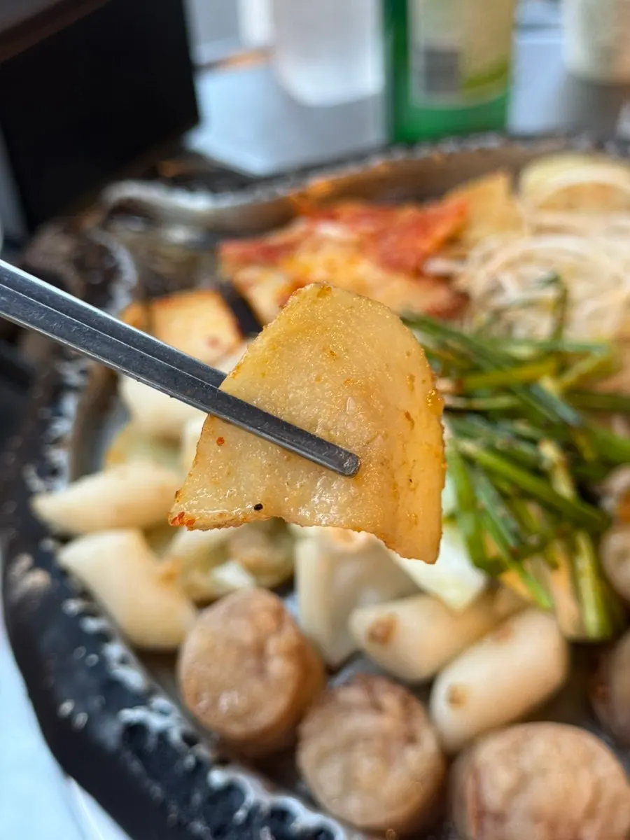 Plump hanwoo daechang grilling on the plate