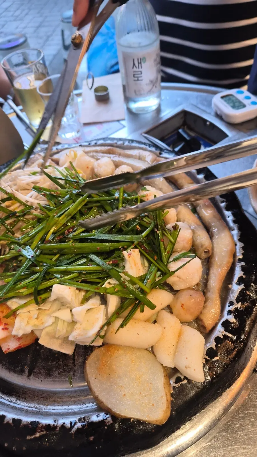 Fully cooked gopchang and daechang on the grill