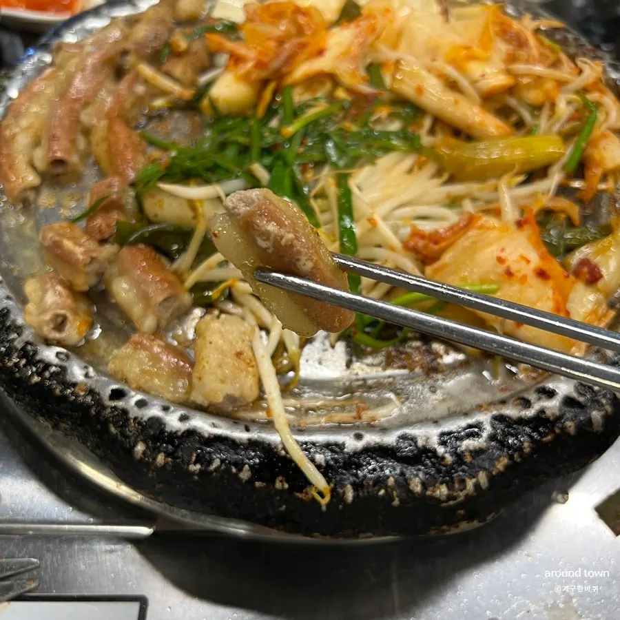 Gopchang and side dishes at Jinseong Hanwoo Gopchang Garak Flagship