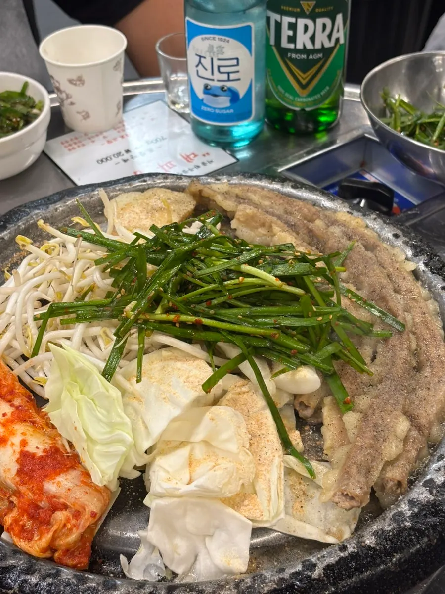 Full spread of the grilled gopchang meal