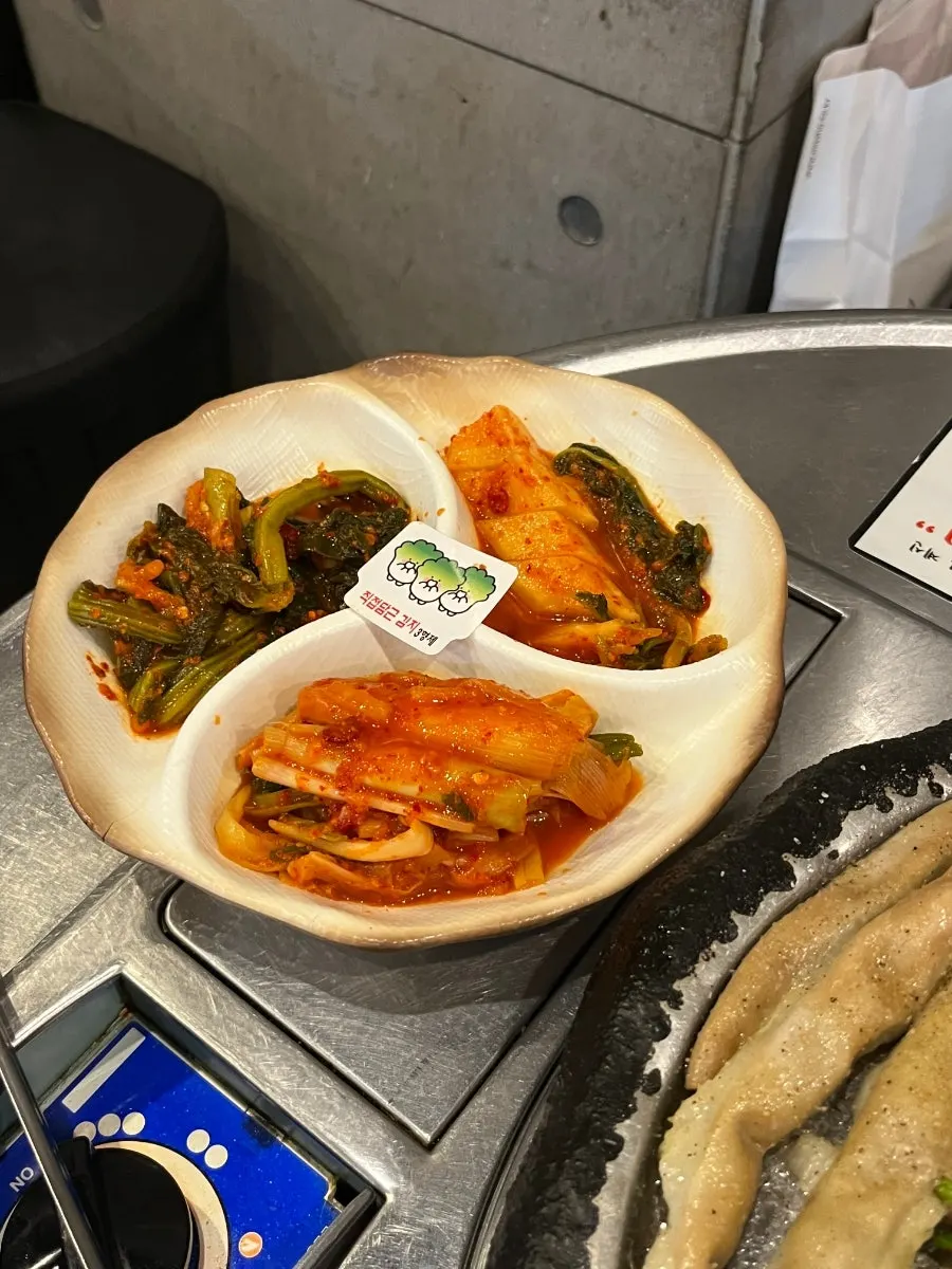 Basic side dishes and instruction card on the table