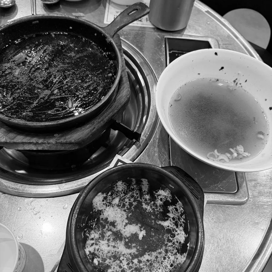유부 올린 멸치국수 한 그릇