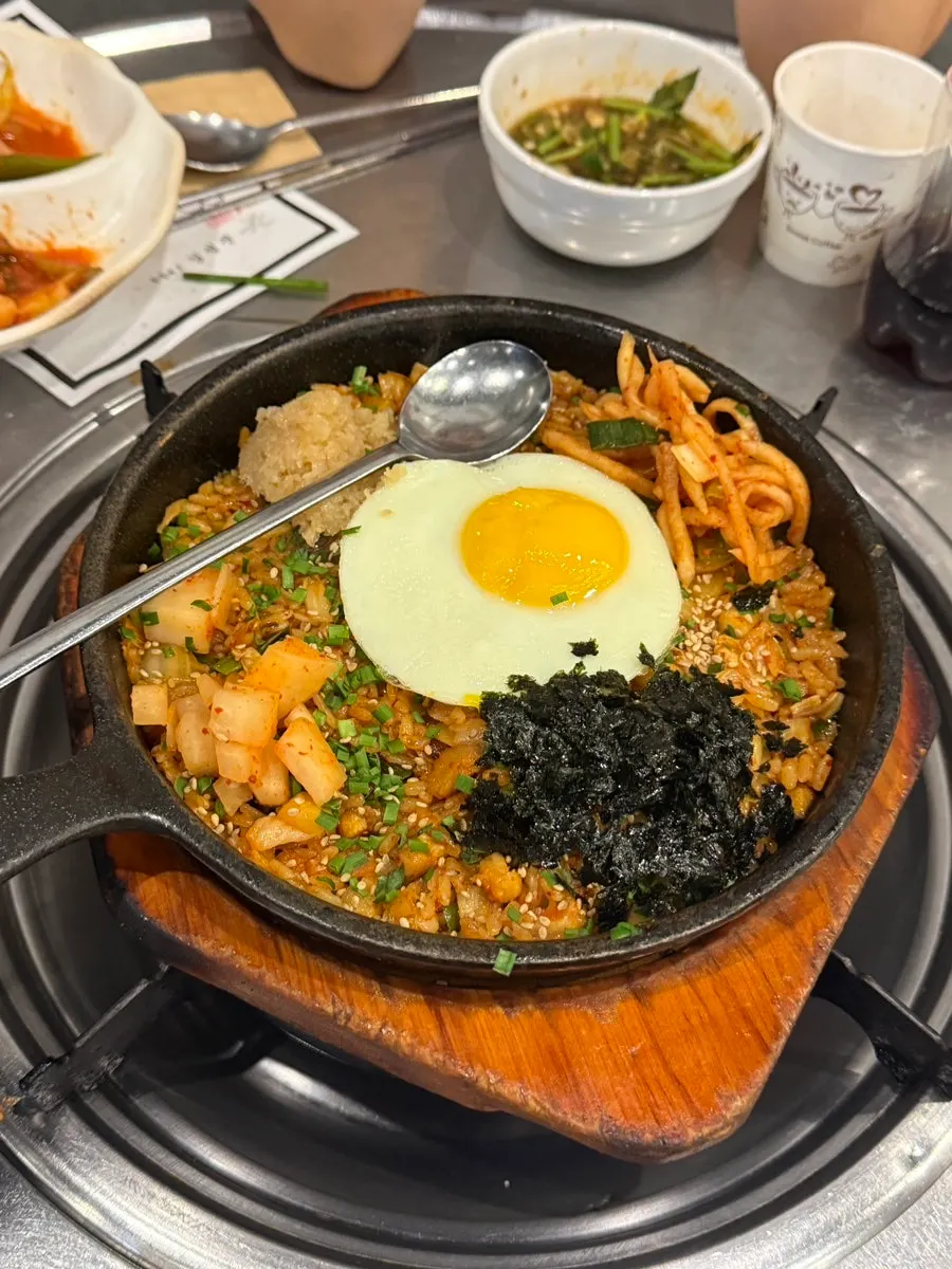 Fried rice being prepared after finishing the gopchang
