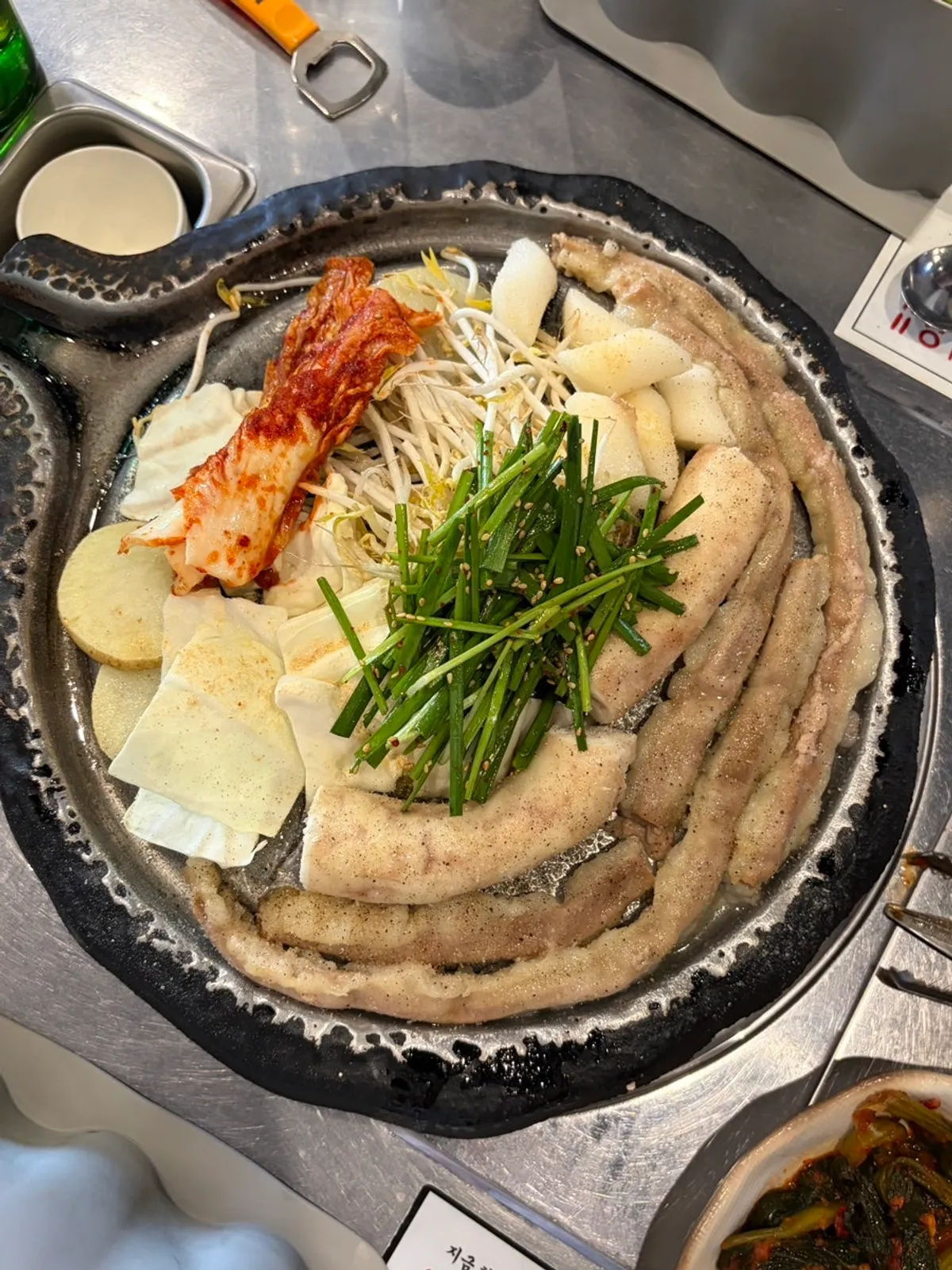 Bubbling stone-pot steamed egg
