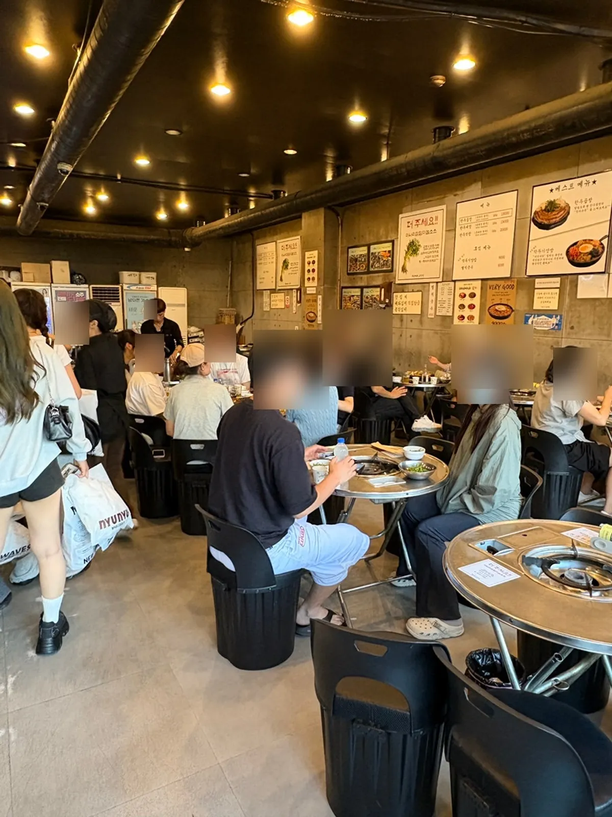 Jinseong Hanwoo Gopchang full of customers on a weekday evening