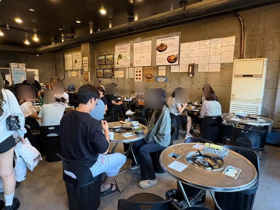 Interior table view at Jinseong Hanwoo Gopchang Sindang Direct Branch