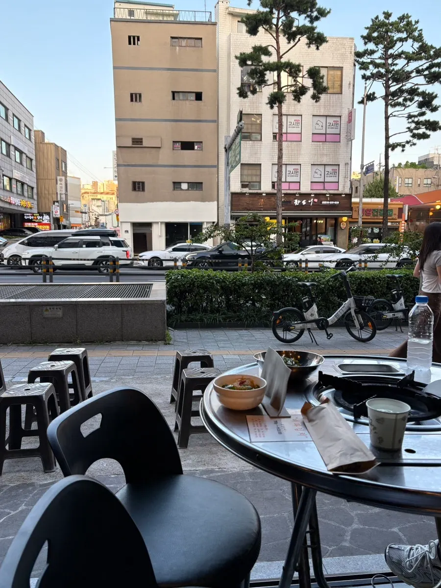Patio-style seating with all doors fully open