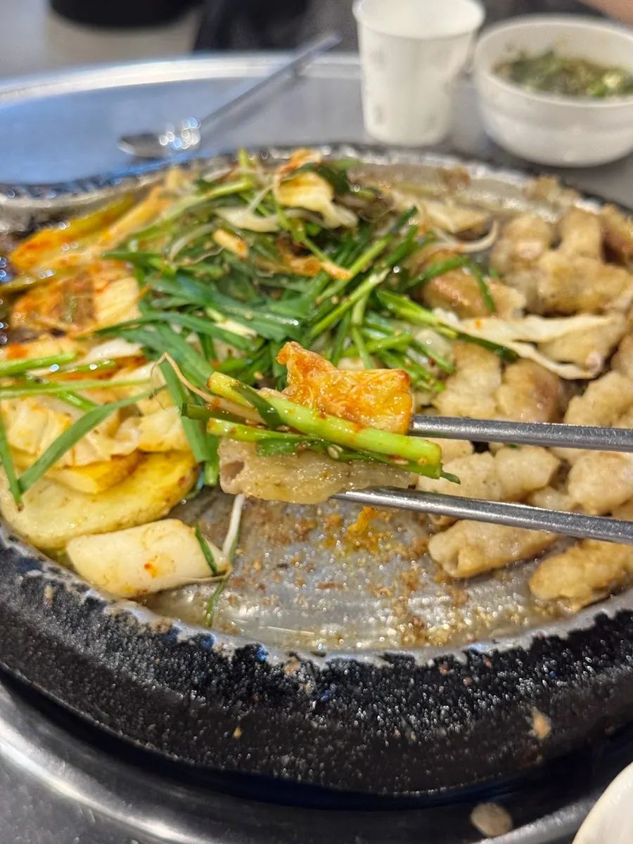 Final shot of the beef gopchang spread in Sindang-dong