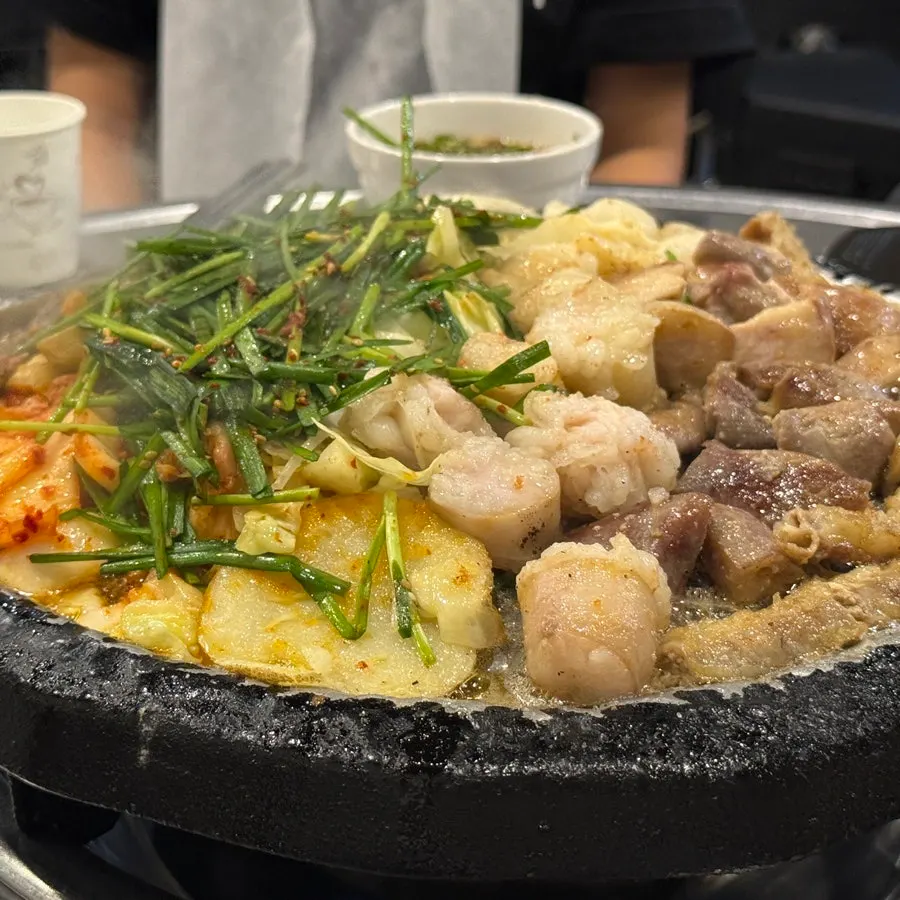Fully grilled gopchang, makchang, daechang with potato and rice cake filler