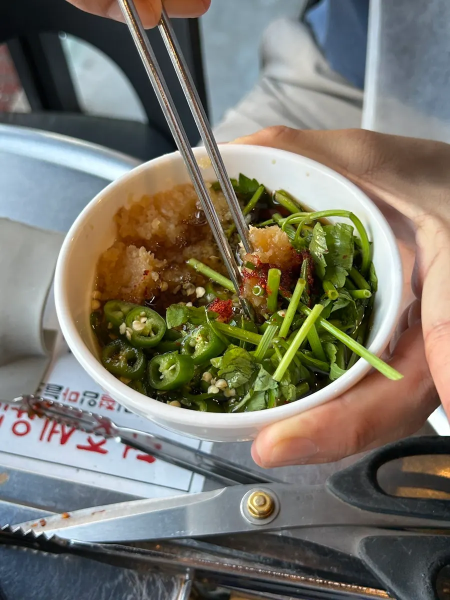 一碗芹菜漬蒜醬