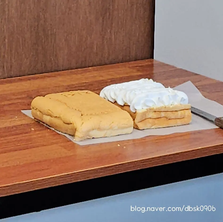 Fluffy original whipped cream castella