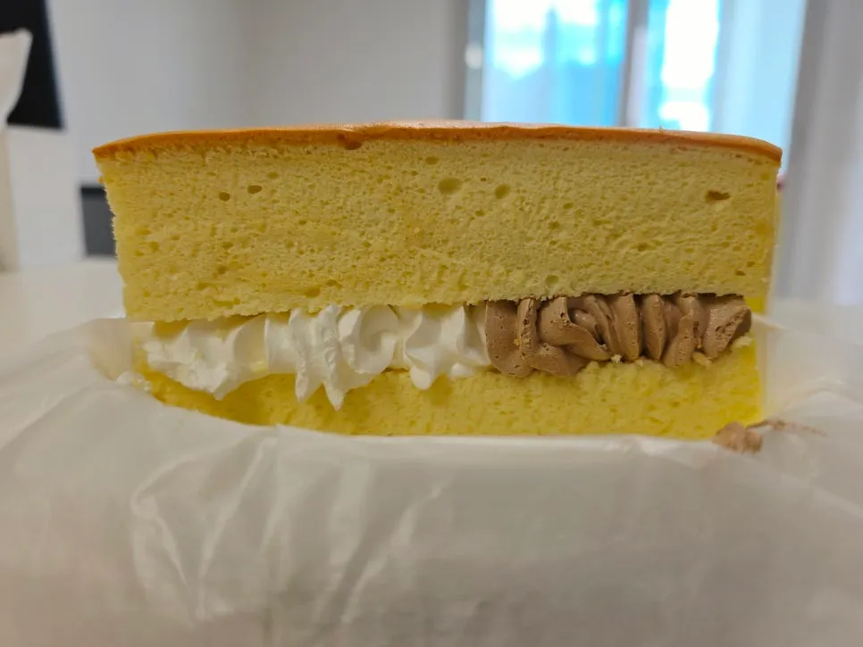 Cross-section of the half-and-half castella cream