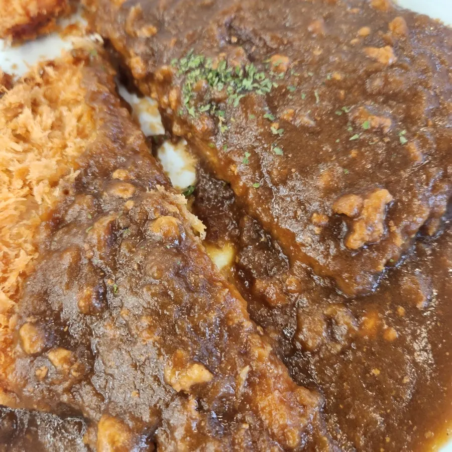 얇고 바삭한 경양식 카레 돈까스 단면