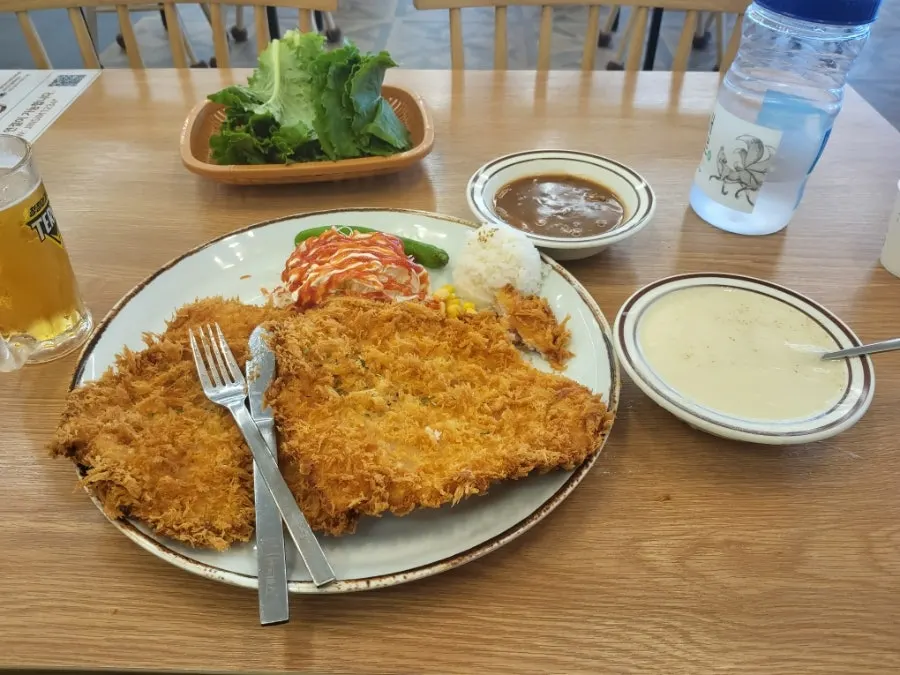 Wang donkatsu served on a large plate