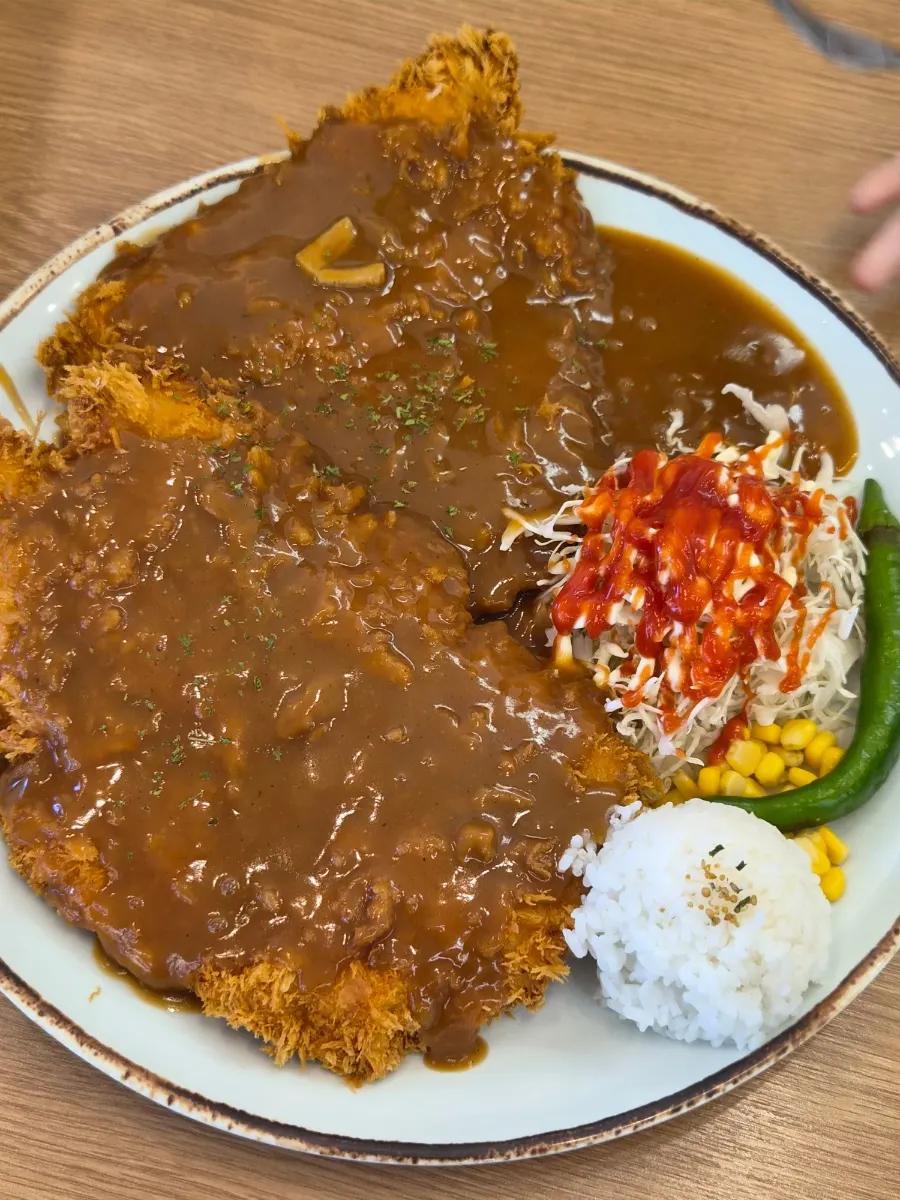 Miếng donkatsu cắt vừa ăn