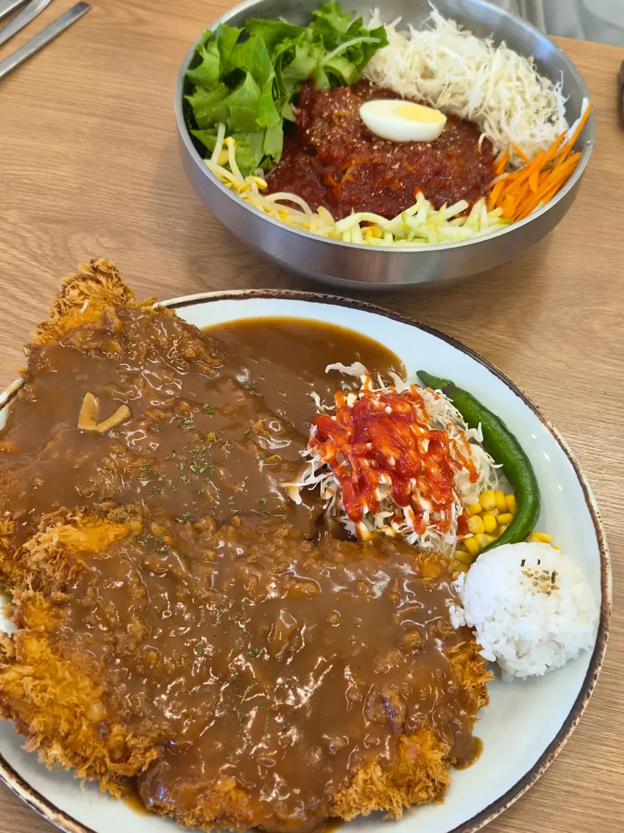 Jinsim Wang Jjolmyeon với gia vị chua cay