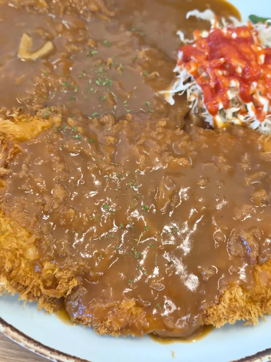 Cận cảnh jjolmyeon có rau củ