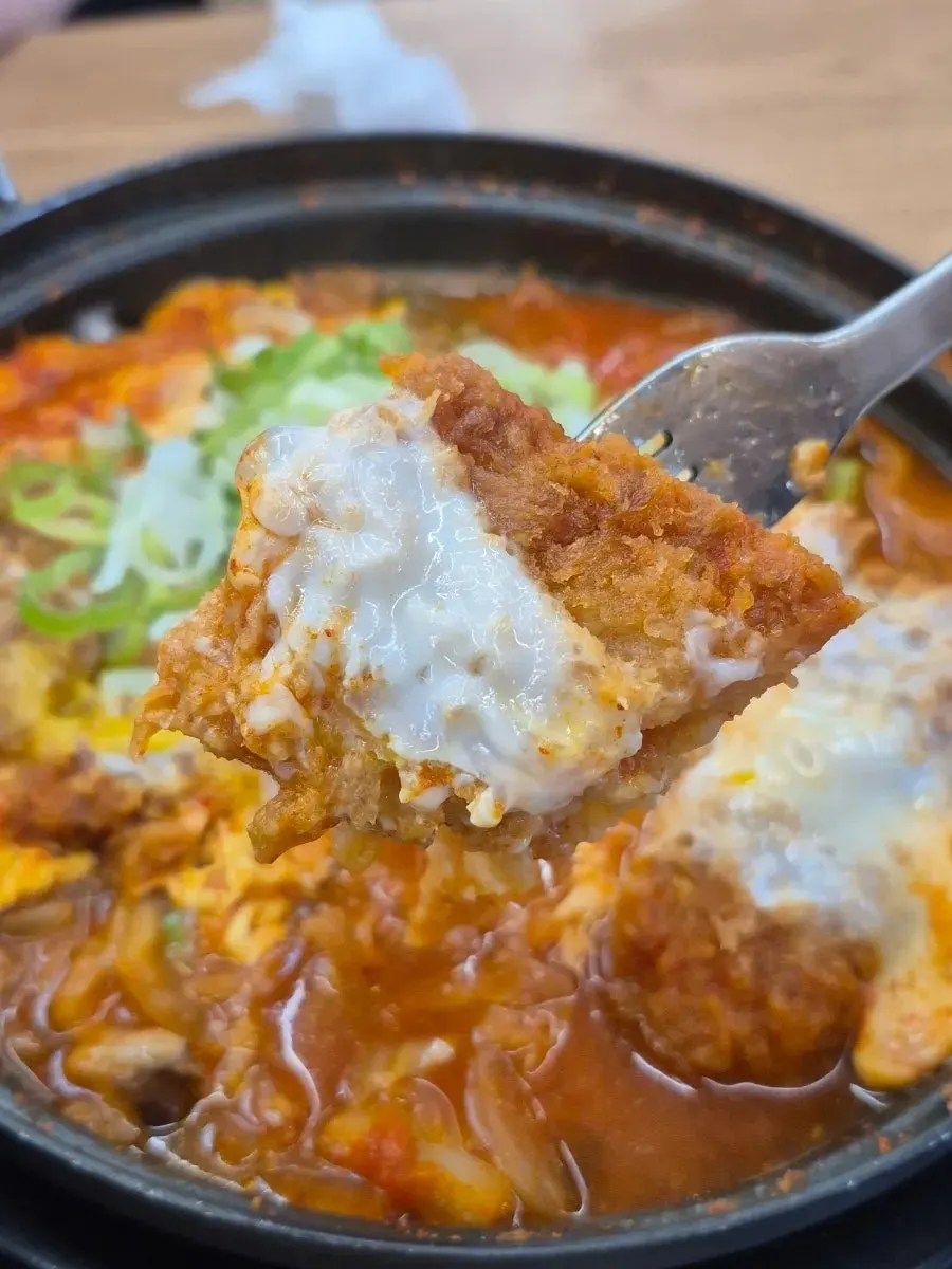 뜨거운 진심 돈까스 김치나베