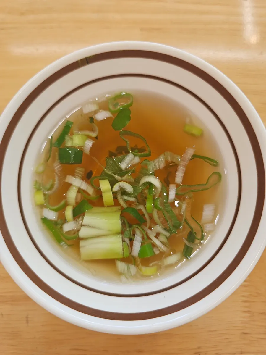 Lettuce, ssamjang, pickled radish and kimchi side dishes