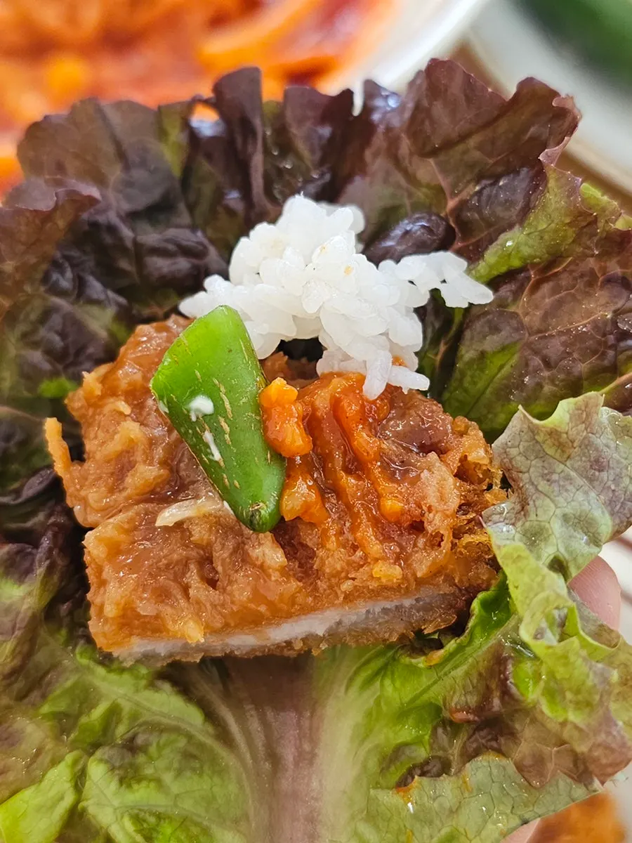 Pork cutlet wrapped in lettuce