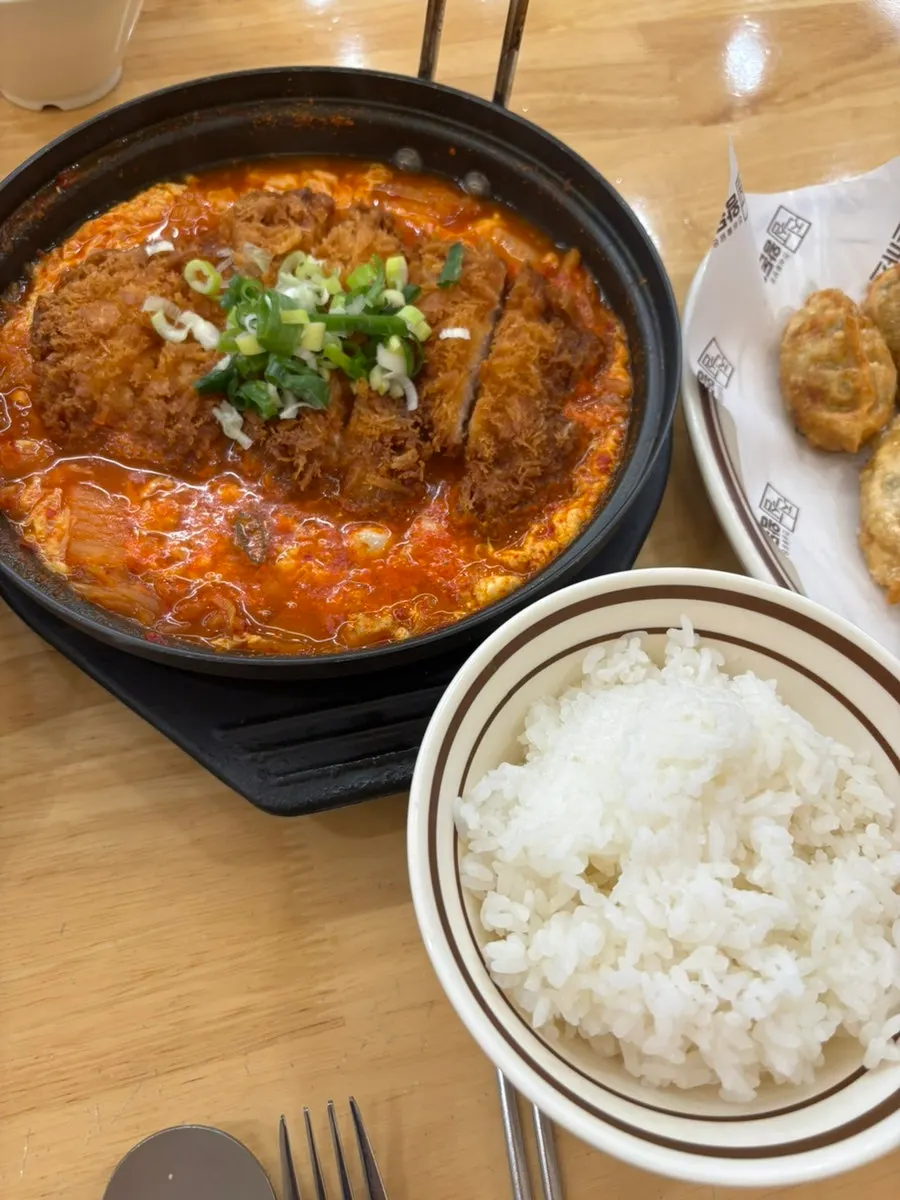 Jinsim Pork Cutlet Kimchi Nabe with cutlet inside
