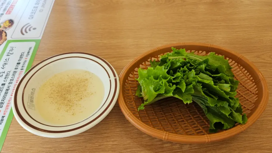 Lettuce wraps set out at the self-serve corner