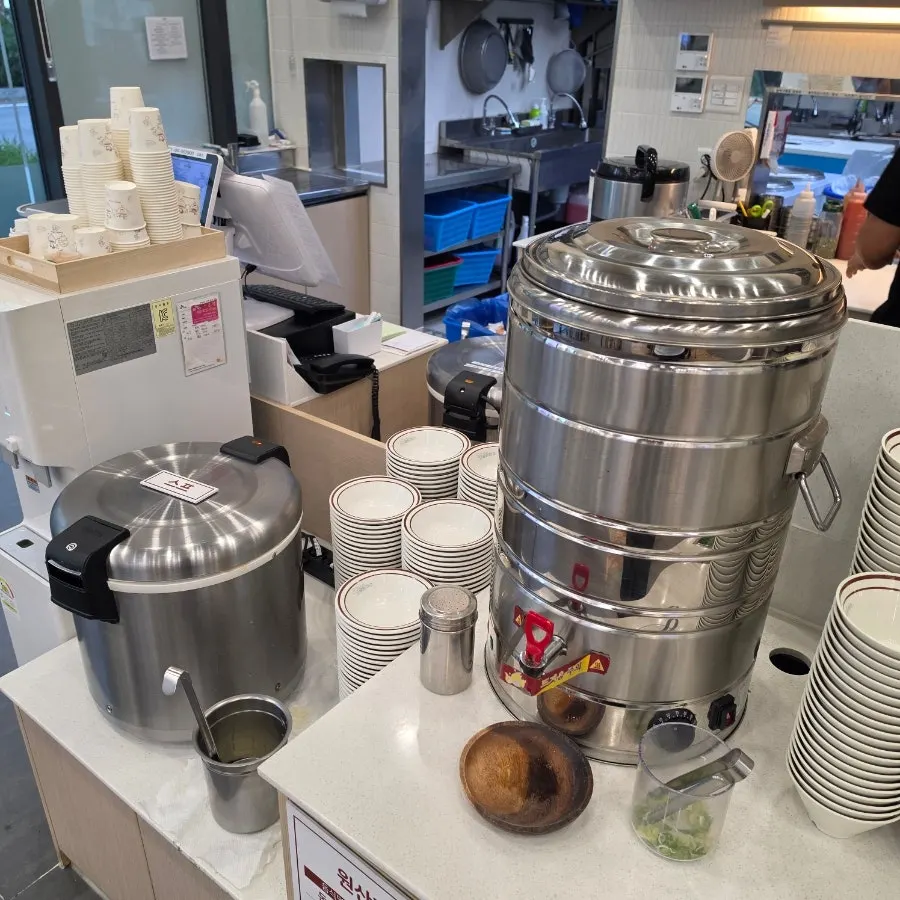 Unlimited self-serve bar corner