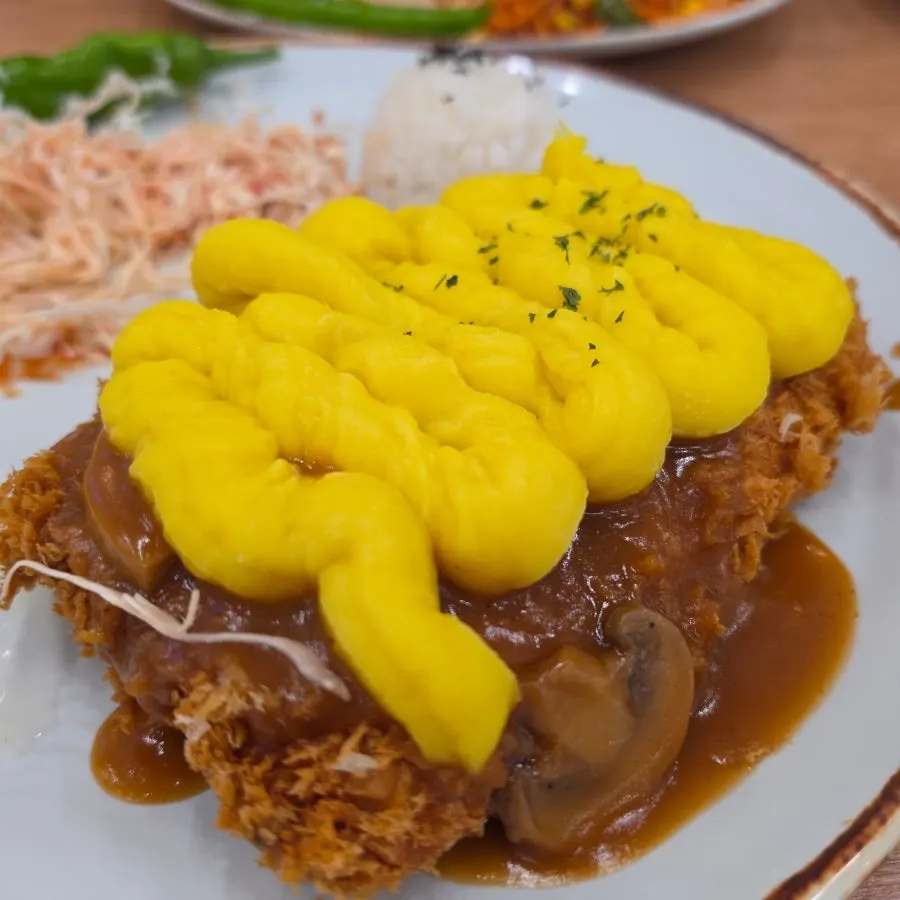 Jjol pork cutlet loaded with vegetables