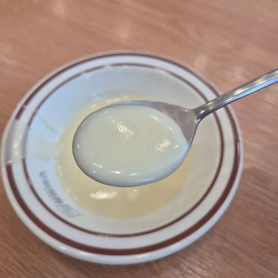 A bowl of Western-style cream soup