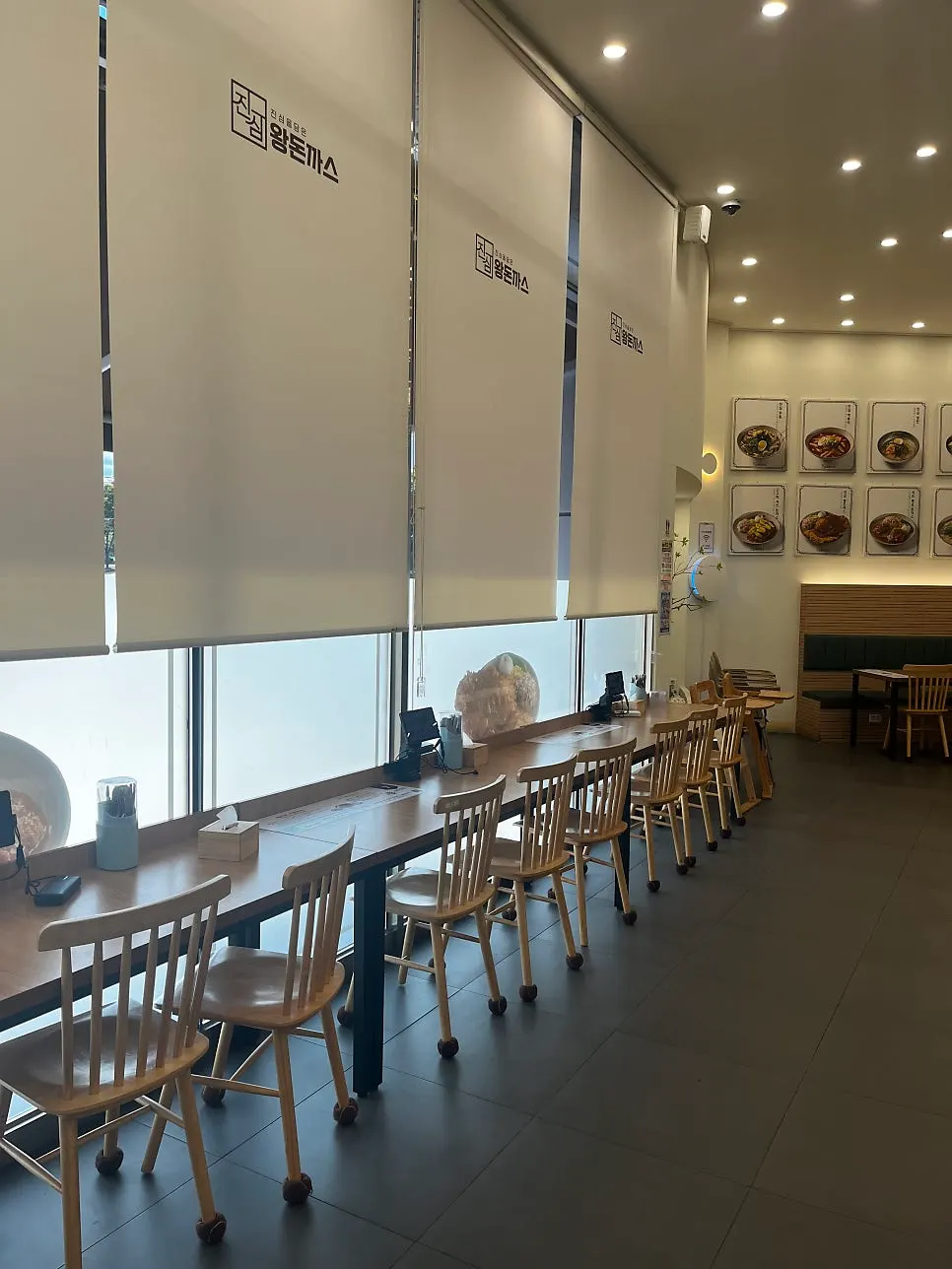 Interior seating at Jinsimwang Donkatsu Seogwangju Branch