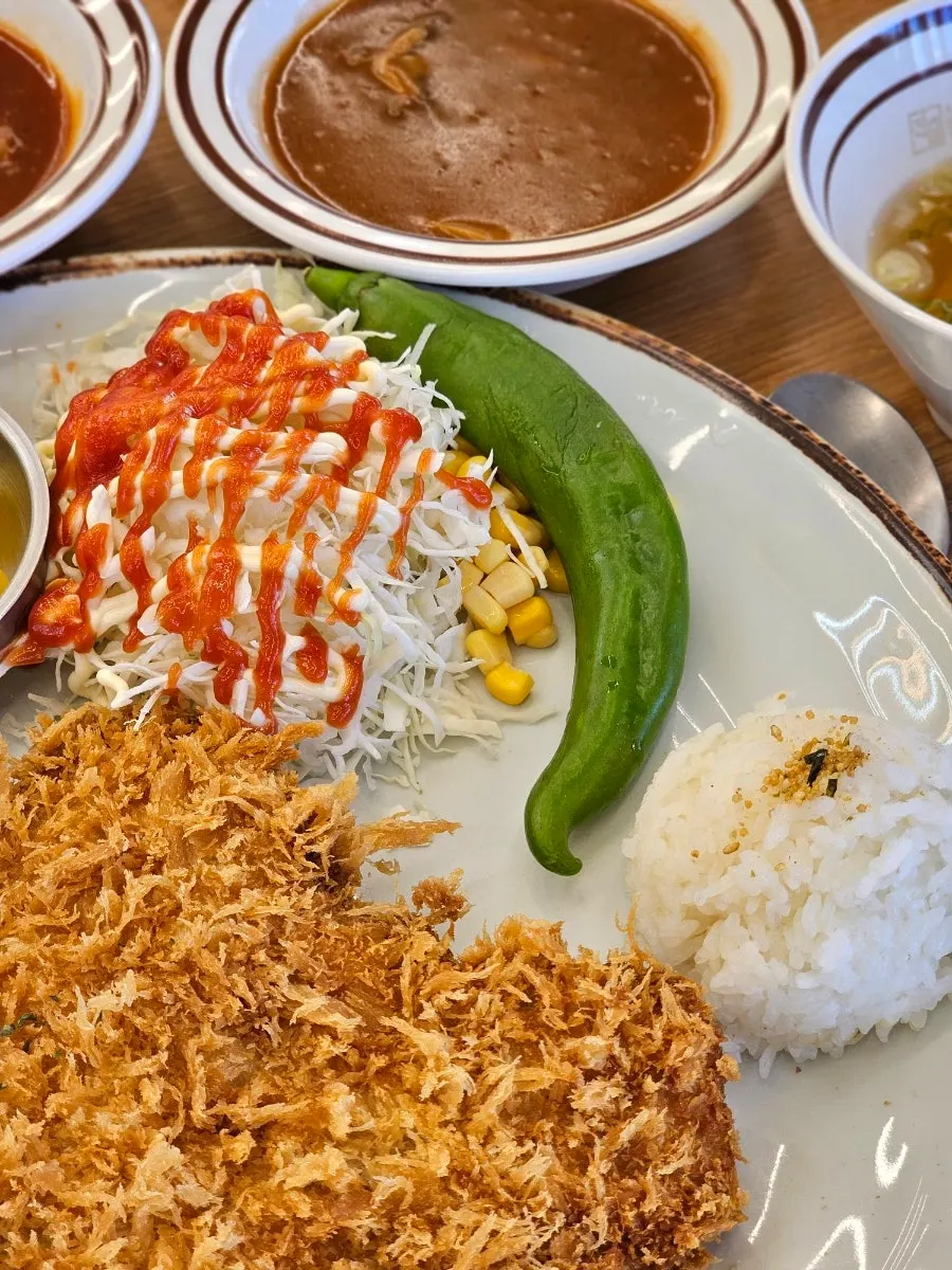 Golden fried coating of the wang donkatsu